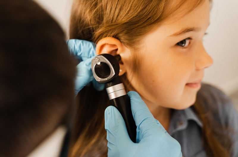شنوایی سنجی کودک توسط پزشک