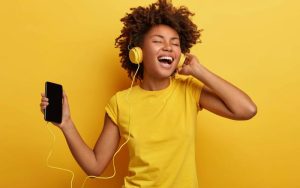 اثر موسیقی بلند بر سلامت شنوایی نوجوانان و راهکارهای پیشگیری