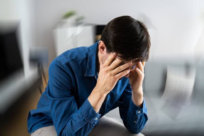 اشتباهات رایج در برخورد با سرگیجه و روش صحیح مقابله
