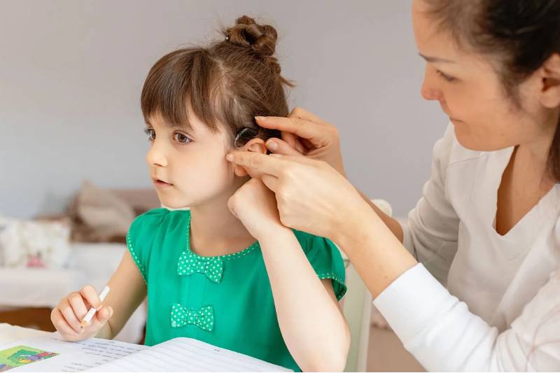 سمعک ضدآب برای ورزشکاران و کودکان