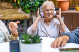 نکات کاربردی برای سالمندان جهت مراقبت از شنوایی