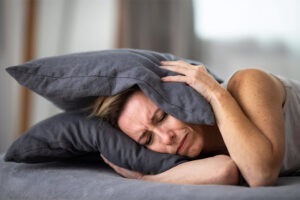 تکنیک های کاهش وزوزگوش هنگام خواب